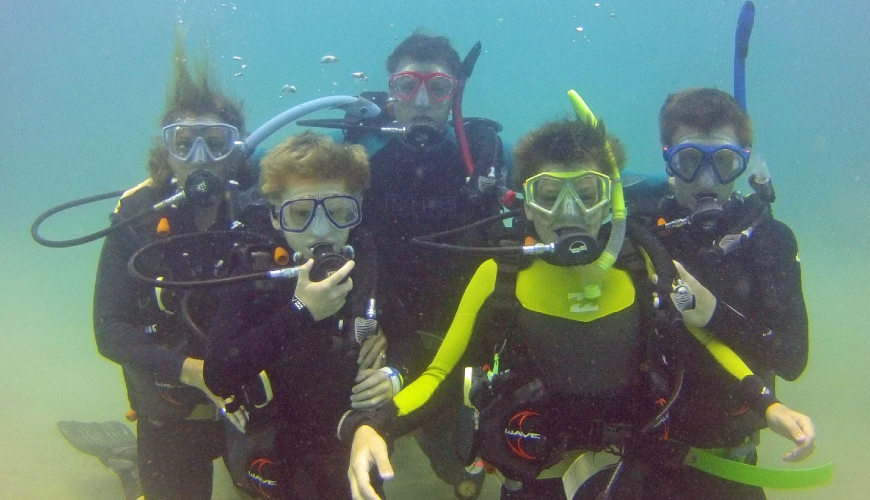 Plongée sous-marine en famille à Djerba : une activité pour tous les âges